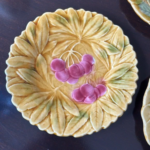 Sarreguemines Majolica Plates  7-1/2" set of 7 - Picture 2 of 12